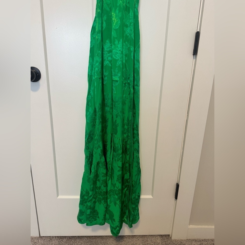 Saylor Audie dress Elegant Green Halter Maxi Dress - Picture 9 of 12